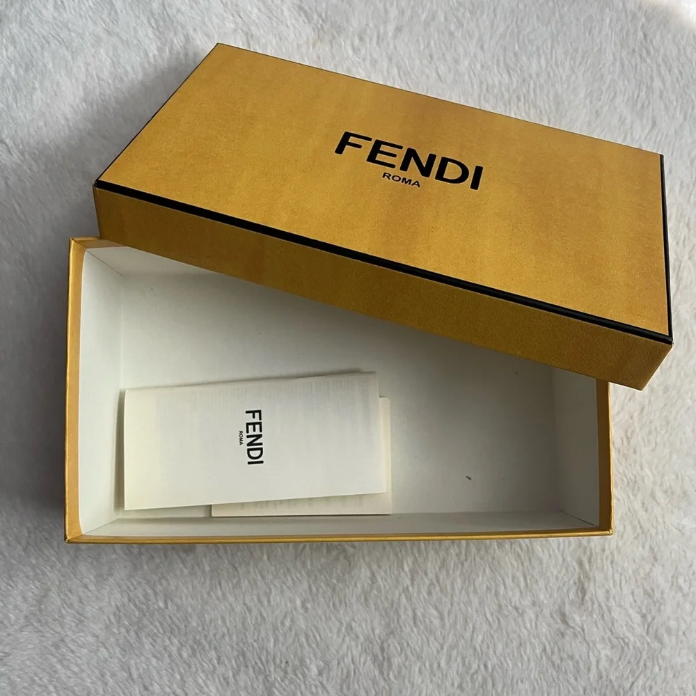 Fendi Box - Picture 2 of 3